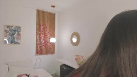 laukyubey             online show from June 11, 1:52 pm