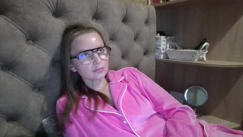 Snapshot of belleamiee chatting on October 22, 6:02 pm Amelia online show from October 22, 6:02 pm