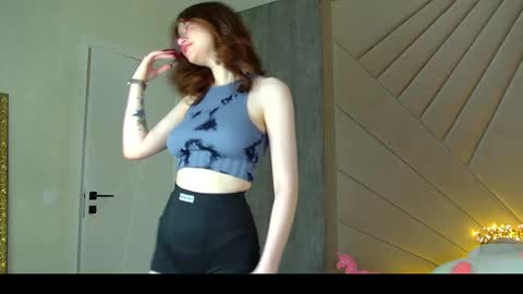 BelleBellerose online show from February 28, 3:04 pm