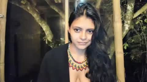 Snapshot of bellezacosmica chatting on December 14, 1:27 am bellezacosmica online show from December 14, 1:27 am