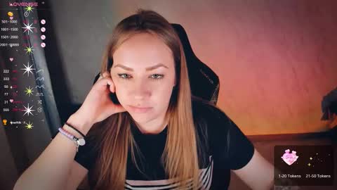 Snapshot of bellezza_ chatting on October 11, 5:15 pm Your Annabelle Wolf  online show from October 11, 5:15 pm