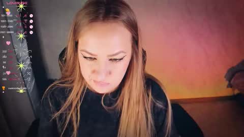 Snapshot of bellezza_ chatting on October 29, 6:32 pm Your Annabelle Wolf  online show from October 29, 6:32 pm