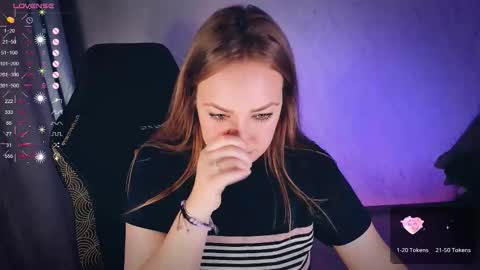 Snapshot of bellezza_ chatting on October 7, 7:29 pm Your Annabelle Wolf  online show from October 7, 7:29 pm