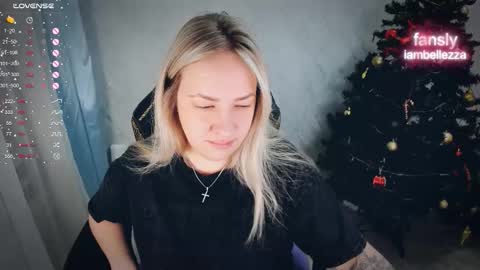 Your Annabelle Wolf  online show from January 8, 4:44 pm