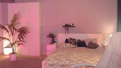 Bella online show from September 15, 1:14 am