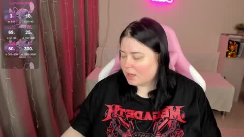 LinaBoo online show from April 10, 9:04 am