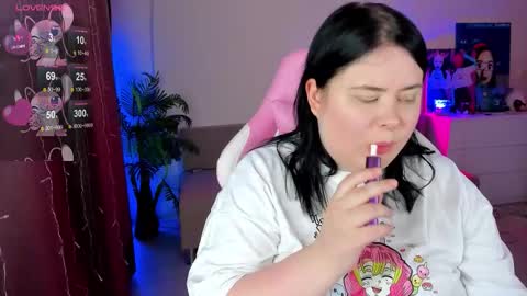 LinaBoo online show from November 13, 3:33 pm