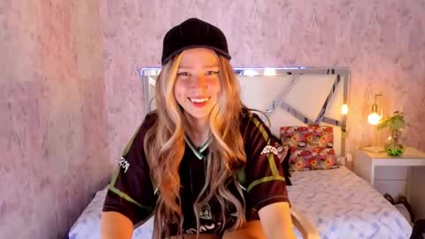 Snapshot of benny_wilson chatting on October 4, 3:34 am benny_wilson online show from October 4, 3:34 am