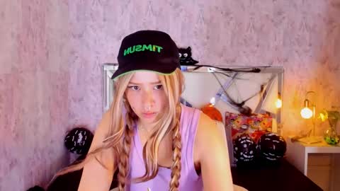 Snapshot of benny_wilson chatting on October 7, 3:55 am benny_wilson online show from October 7, 3:55 am