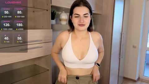 Maria online show from October 3, 2:11 pm