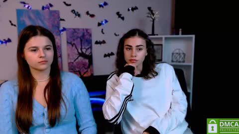 Snapshot of berry_alma chatting on December 16, 3:00 pm Alma online show from December 16, 3:00 pm