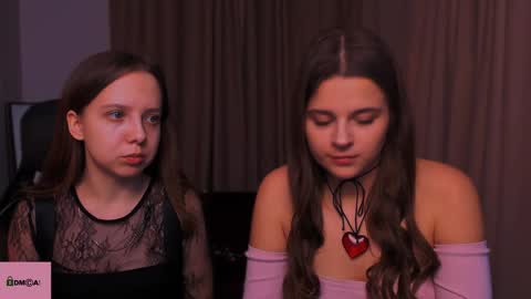 Snapshot of berry_alma chatting on December 23, 7:38 am Alma online show from December 23, 7:38 am