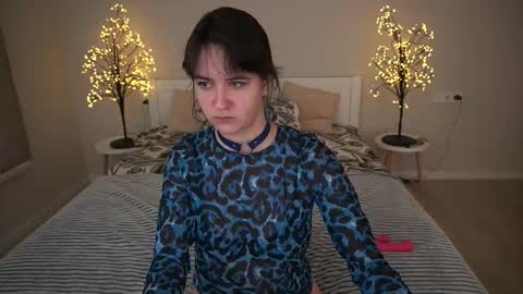 Violette online show from September 19, 6:12 am