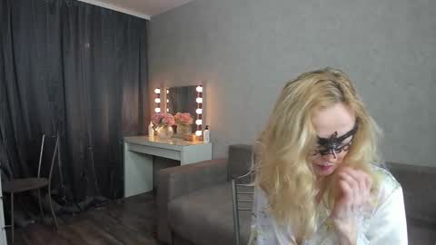 Snapshot of best__angelica chatting on December 25, 3:38 pm best__angelica online show from December 25, 3:38 pm