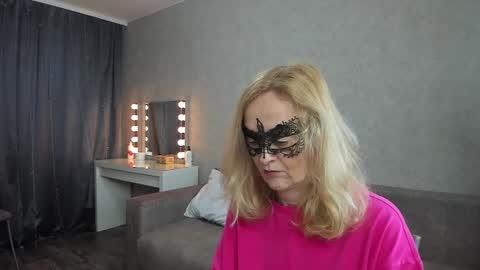 Snapshot of best__angelica chatting on January 18, 11:00 am best__angelica online show from January 18, 11:00 am