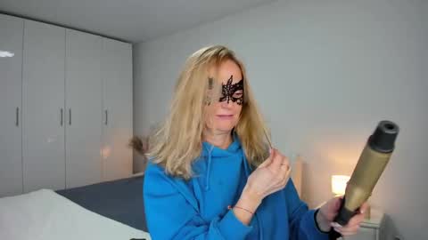 Snapshot of best__angelica chatting on December 3, 2:38 pm best__angelica online show from December 3, 2:38 pm