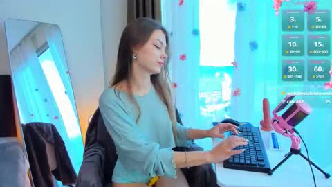 Snapshot of best_alice chatting on October 7, 1:21 am Alice online show from October 7, 1:21 am