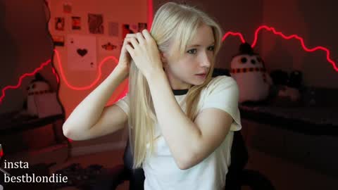Chloe Next stream on Friday online show from January 17, 5:19 pm