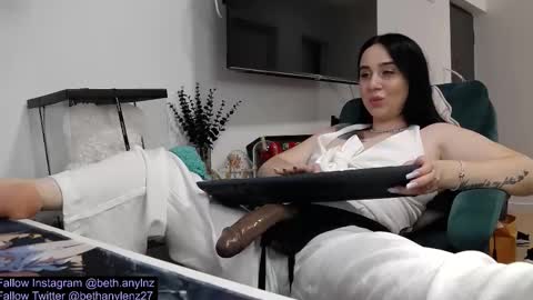 Snapshot of bethanylenz2 chatting on September 13, 12:18 am bethanylenz2 online show from September 13, 12:18 am