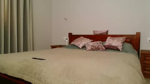 Snapshot of betty_sw chatting on February 14, 12:03 pm betty_sw online show from February 14, 12:03 pm