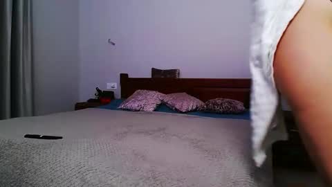 Snapshot of betty_sw chatting on September 25, 2:49 pm betty_sw online show from September 25, 2:49 pm