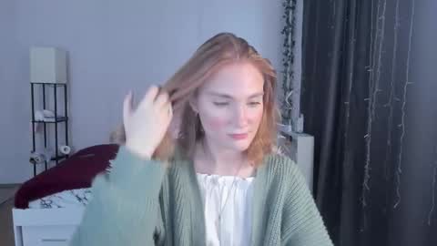 Snapshot of betty_witchy chatting on October 6, 2:39 am Dory make me happier online show from October 6, 2:39 am