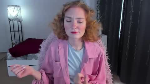 Snapshot of betty_witchy chatting on September 21, 2:43 am Dory make me happier online show from September 21, 2:43 am