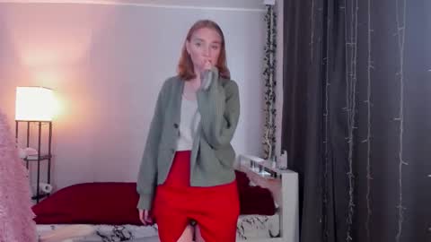 Snapshot of betty_witchy chatting on October 9, 3:32 am Dory make me happier online show from October 9, 3:32 am