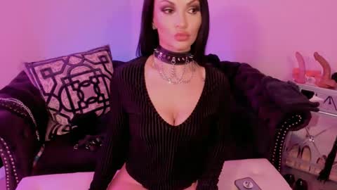 NatashaxoBangs online show from February 24, 1:11 am
