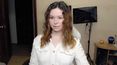 Betty online show from October 16, 8:00 pm