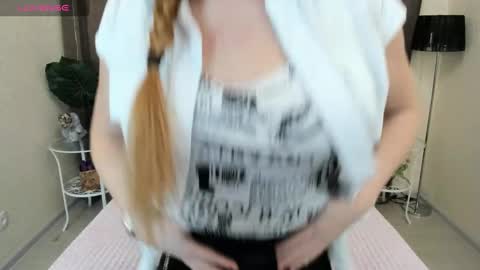 Mila Sweet online show from December 3, 4:13 am