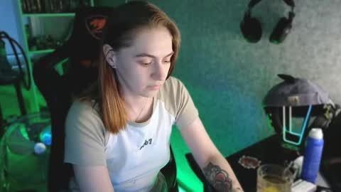 beverly_yay online show from May 26, 6:51 pm
