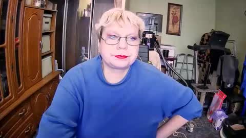 BeverlyQCynia online show from November 17, 12:06 pm