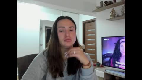   BeyonceDoll       Twitter DollBeyonce    online show from January 26, 11:50 am