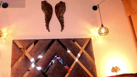 Snapshot of bianca_zaens1 chatting on February 5, 12:06 pm  B I A N C A  online show from February 5, 12:06 pm