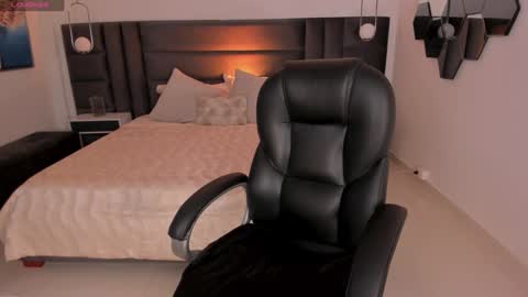 Snapshot of biancapierce_ chatting on September 25, 1:10 pm Bianca Pierce online show from September 25, 1:10 pm