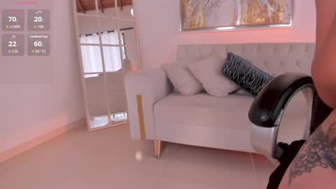 Snapshot of biancapierce_ chatting on October 7, 2:32 pm Bianca Pierce online show from October 7, 2:32 pm