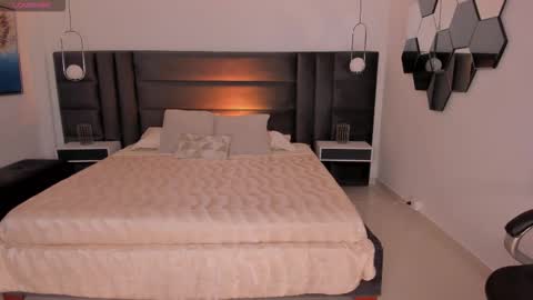 Snapshot of biancapierce_ chatting on September 24, 12:26 pm Bianca Pierce online show from September 24, 12:26 pm