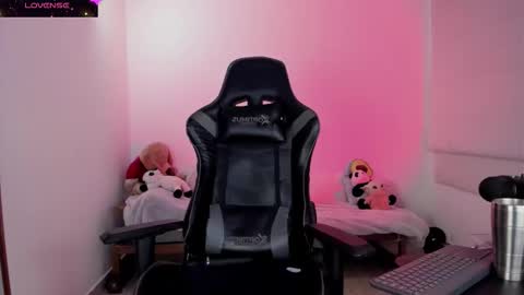 Biancastrong.. IGThebiancastrong online show from October 22, 2:27 am