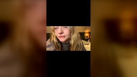 Ellie  online show from March 21, 5:01 am