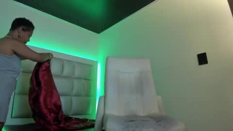 Snapshot of bibiana_js_ chatting on September 22, 12:25 pm bibiana_js_ online show from September 22, 12:25 pm