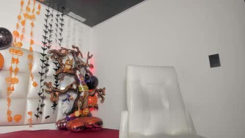 Snapshot of bibiana_js_ chatting on October 23, 12:00 pm bibiana_js_ online show from October 23, 12:00 pm