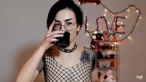 innasugarwild online show from February 2, 4:50 pm