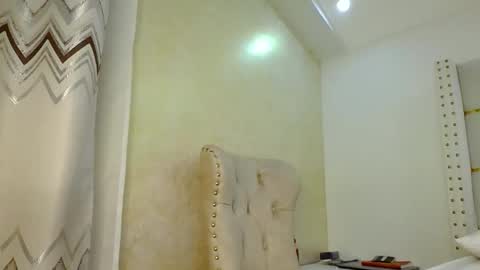 Snapshot of bigbaby004 chatting on October 18, 8:32 pm bigbaby004 online show from October 18, 8:32 pm