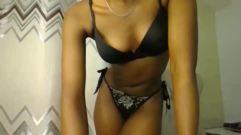 Snapshot of bigbaby004 chatting on October 19, 8:33 pm bigbaby004 online show from October 19, 8:33 pm