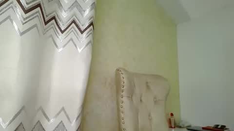 Snapshot of bigbaby004 chatting on October 16, 7:38 pm bigbaby004 online show from October 16, 7:38 pm