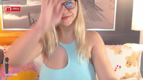 Snapshot of bigboobsarri chatting on January 30, 10:08 am BigBoobsArri online show from January 30, 10:08 am