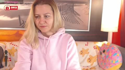 Snapshot of bigboobsarri chatting on January 15, 7:55 pm BigBoobsArri online show from January 15, 7:55 pm
