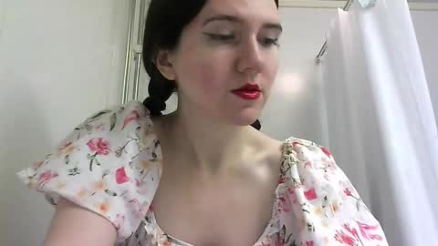 Snapshot of bigbootybunny chatting on October 15, 9:06 pm Isabella online show from October 15, 9:06 pm