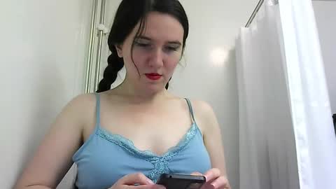 Snapshot of bigbootybunny chatting on September 29, 12:05 am Isabella online show from September 29, 12:05 am